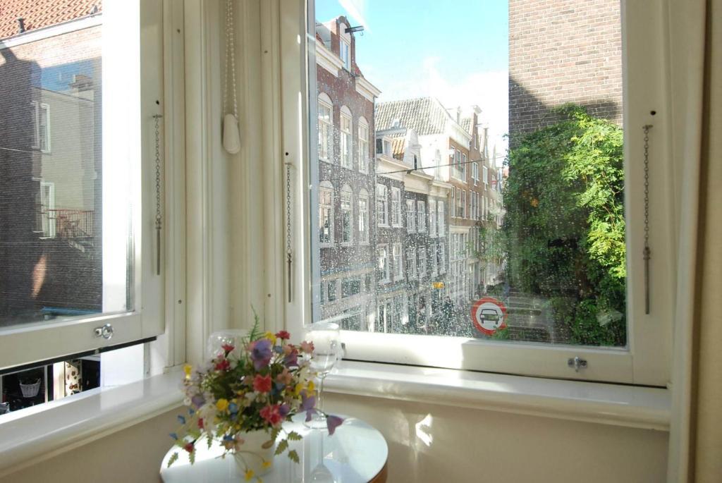 B&B Jordaan Corner อัมสเตอร์ดัม ภายนอก รูปภาพ